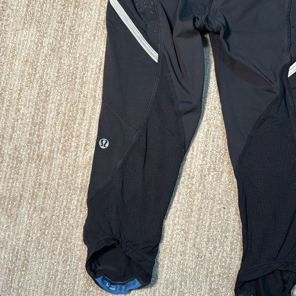 Lululemon Woman's Size 2 Black/Blue Run A Marathon Crop Luxtreme Leggings - Picture 9 of 10